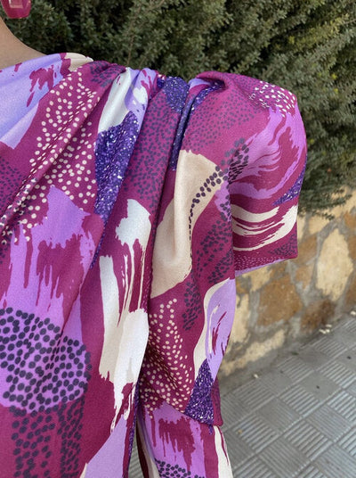 Yllana™ | Lilla Puff-En-Skulder-Midi-Kjole